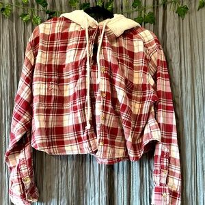 Women’s distressed cropped flannel
